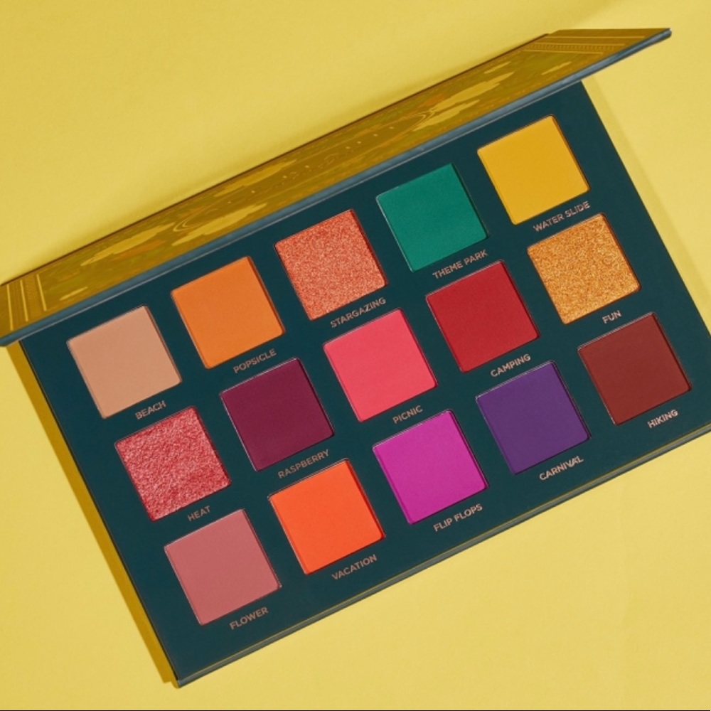HoStPiCk! Ace Beaute Nostalgia Eyeshadow Palette